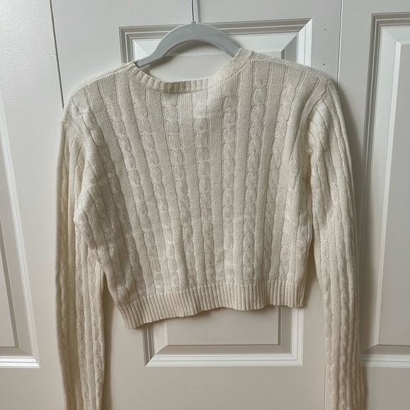 Cream cable knit long sleeve crop top. Brandy Melville. Never worn. - Picture 2 of 3